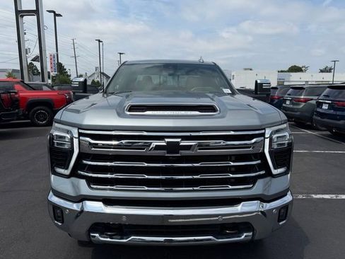 Used 2024 Chevrolet Silverado 2500 LTZ w/ LTZ Plus Package AWD/4WD image 2