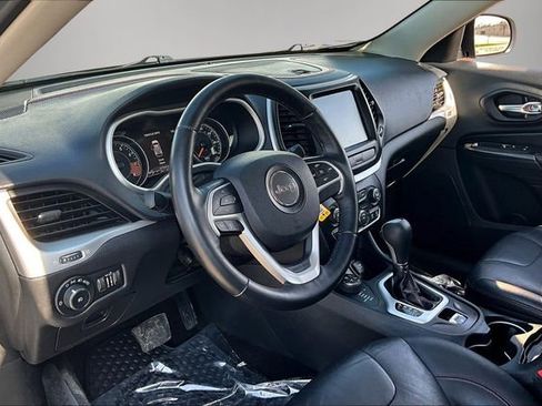 Used 2015 Jeep Cherokee Trailhawk w/ Leather Interior Group AWD/4WD image 17