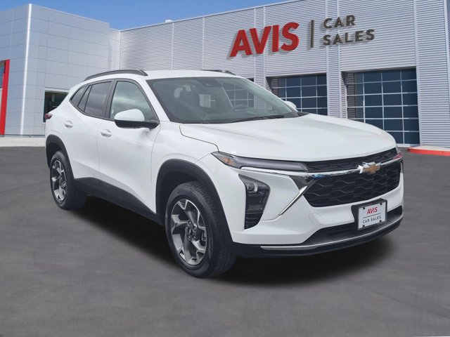 Used 2026 Chevrolet Trax LT FWD image 3