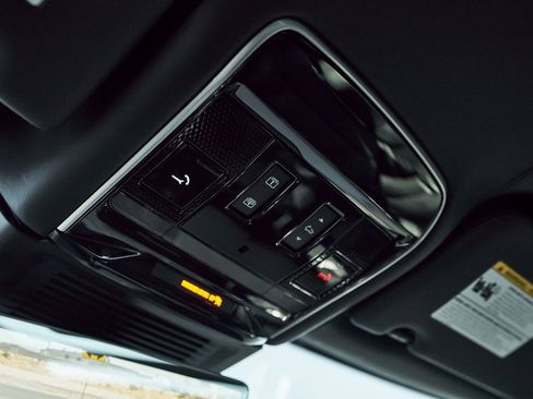 Used 2025 Land Rover Range Rover Long Wheelbase Autobiography image 83