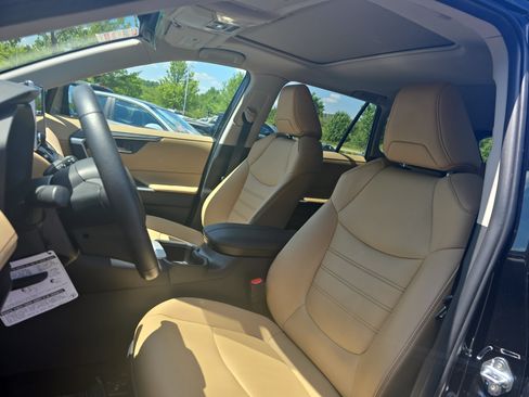 Used 2025 Toyota RAV4 XLE Premium w/ Weather Package FWD image 15