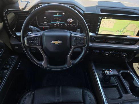 Used 2022 Chevrolet Silverado 1500 High Country w/ High Country Premium Package AWD/4WD image 15