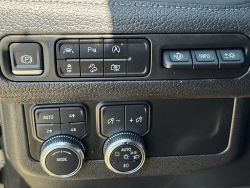 Used 2024 GMC Yukon Denali AWD/4WD image 25