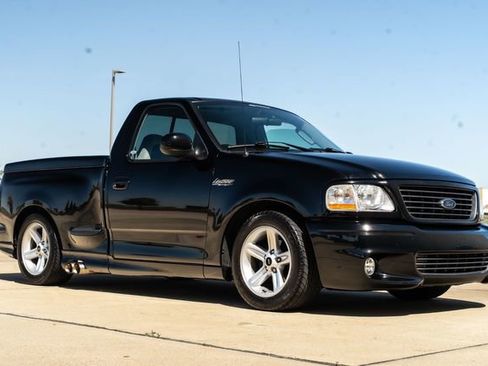 Used 2004 Ford F150 Lightning image 8