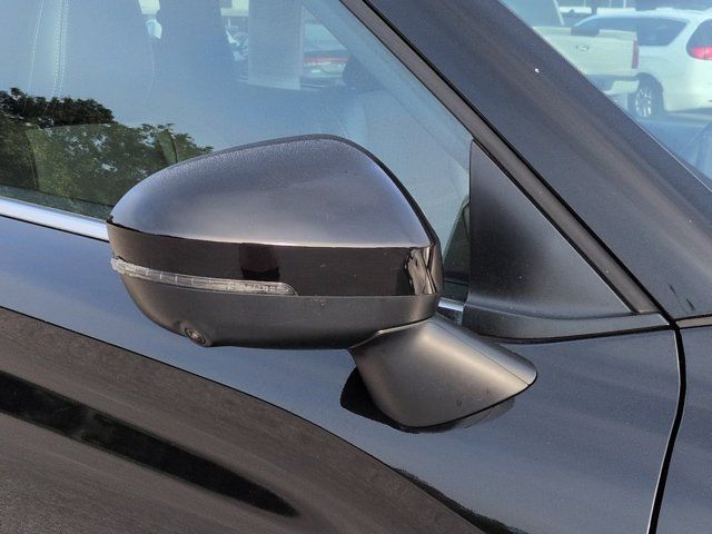 Used 2025 Mitsubishi Outlander SE FWD image 12