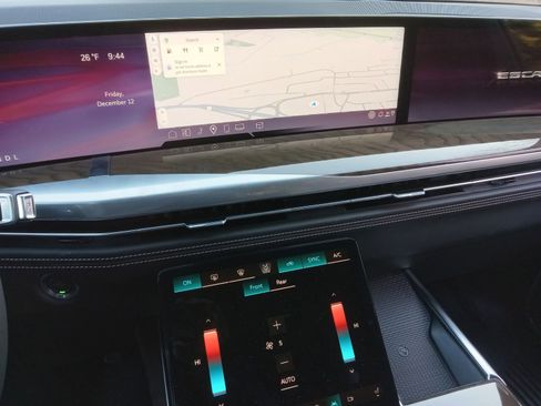 Used 2026 Cadillac Escalade Platinum Sport w/ LPO, ONYX Package image 17