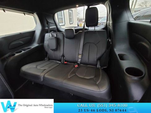 Used 2019 Chrysler Pacifica Touring-L w/ S Appearance Package image 13