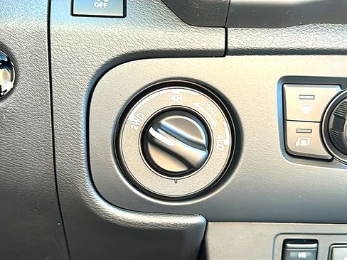 New 2026 Nissan Frontier SV w/ SV Convenience Package image 24