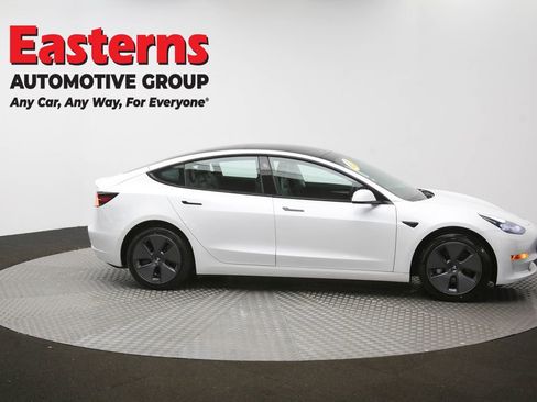 Used 2022 Tesla Model 3 Standard Range image 41