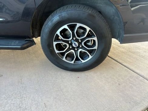 Used 2024 Ford Expedition Max XLT image 22