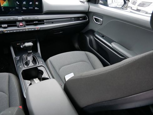 Used 2025 Kia K4 LXS image 15