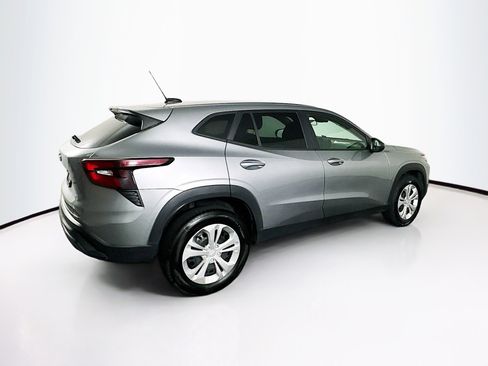 Used 2025 Chevrolet Trax LS image 10