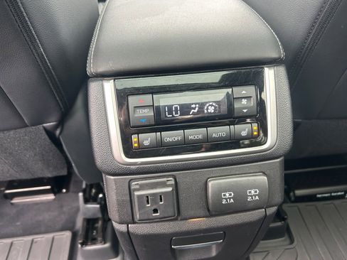 Used 2022 Subaru Ascent Touring w/ Popular Package #2A image 37