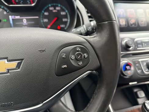 Used 2015 Chevrolet Impala LTZ FWD image 31