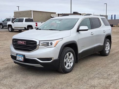 Used 2017 GMC Acadia SLE image 8