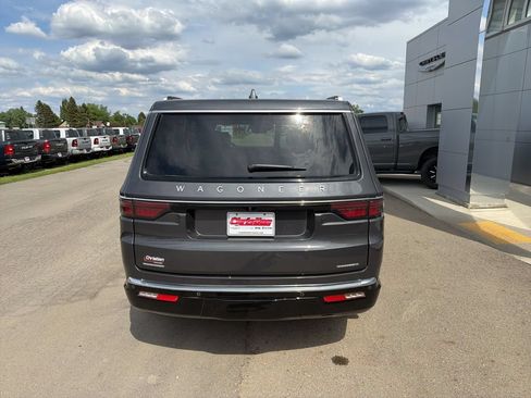 Used 2023 Jeep Wagoneer Series II w/ Convenience Group I AWD/4WD image 6