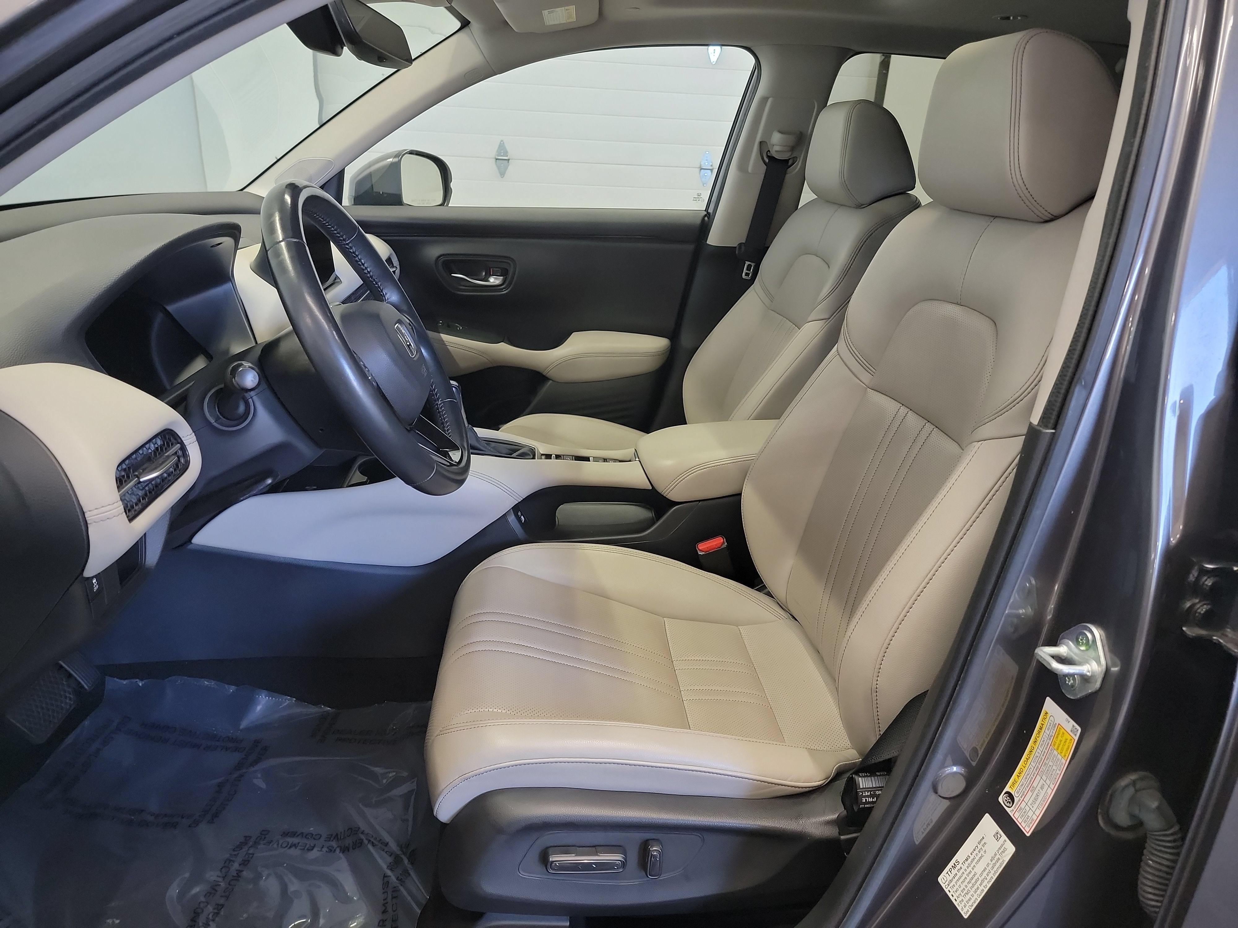 Used 2023 Honda HR-V EX-L image 12