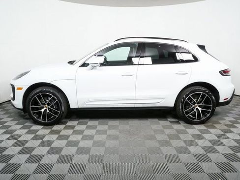 New 2026 Porsche Macan image 2