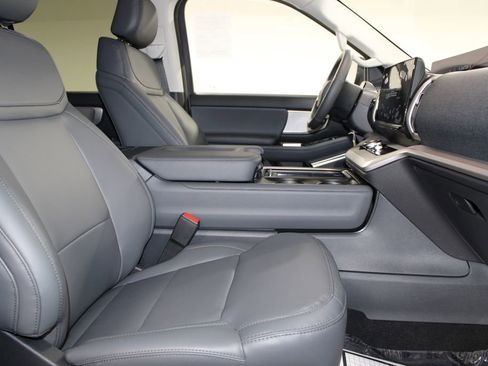 New 2026 Ford Expedition Active image 31