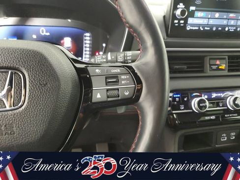 Used 2025 Honda Pilot Black Edition image 28