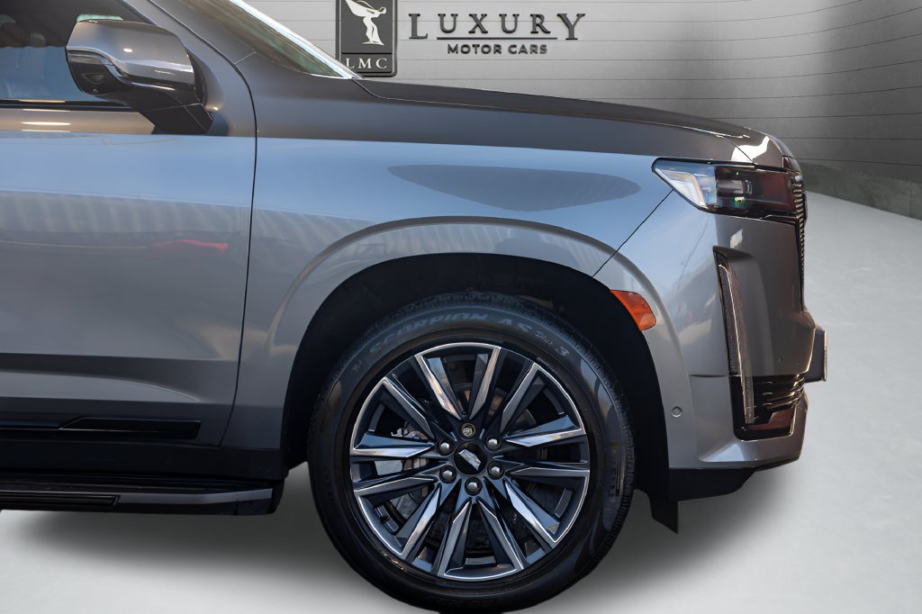 Used 2022 Cadillac Escalade ESV Sport w/ LPO, ONYX Package AWD/4WD image 10