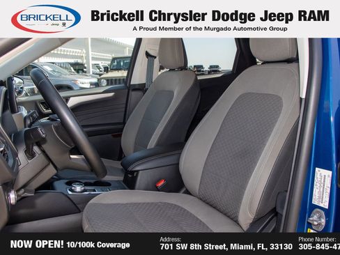 Used 2022 Ford Escape SE w/ SE Sport Appearance Package image 17