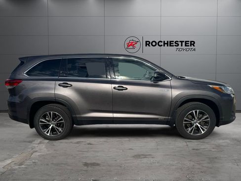 Certified 2019 Toyota Highlander LE AWD/4WD image 37