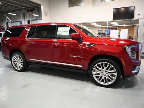 New 2026 GMC Yukon XL Denali w/ Sun & Power Step Package AWD/4WD image 4