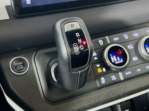 Used 2023 Land Rover Defender 110 S image 17