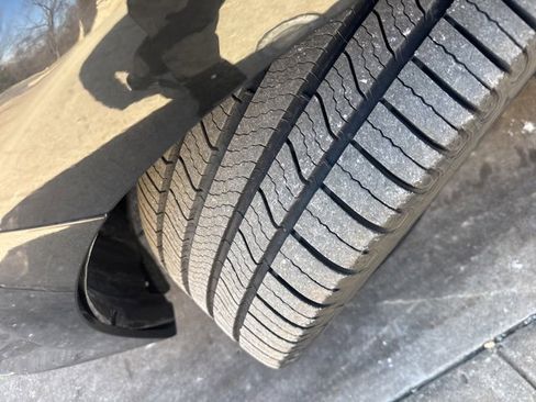 Used 2016 Lexus ES 350 w/ Luxury Package w/Wood Trim image 9