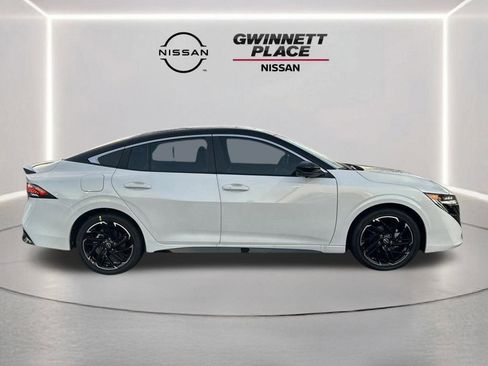 New 2026 Nissan Sentra SR w/ SR Premium Package FWD image 4