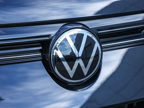 New 2026 Volkswagen Taos S image 14