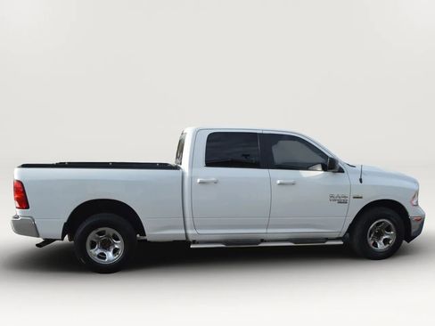 Used 2019 RAM 1500 Classic SLT RWD image 10