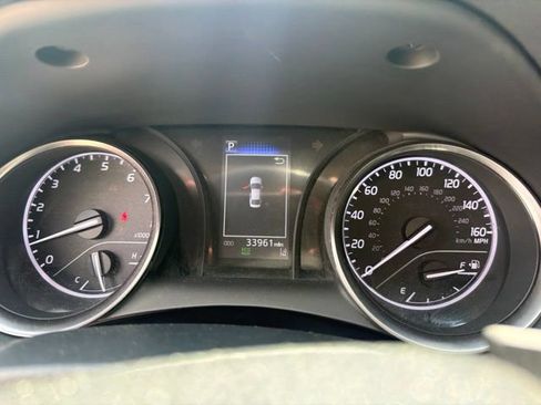 Used 2023 Toyota Camry SE FWD image 4