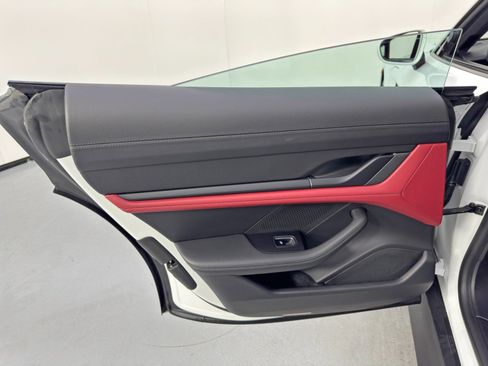 Used 2022 Porsche Taycan image 46