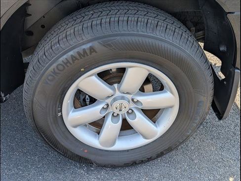 Used 2010 Nissan Titan SE w/ SE Value Truck Pkg RWD image 21