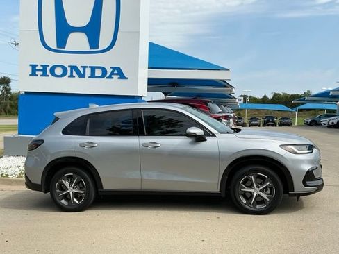 Used 2023 Honda HR-V EX-L image 2