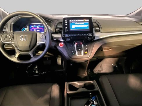 Used 2018 Honda Odyssey EX image 16