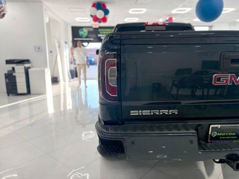 Used 2017 GMC Sierra 1500 SLT AWD/4WD image 13