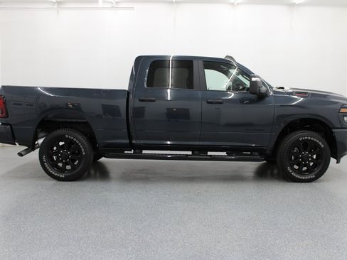 Used 2025 RAM 2500 Big Horn AWD/4WD image 2