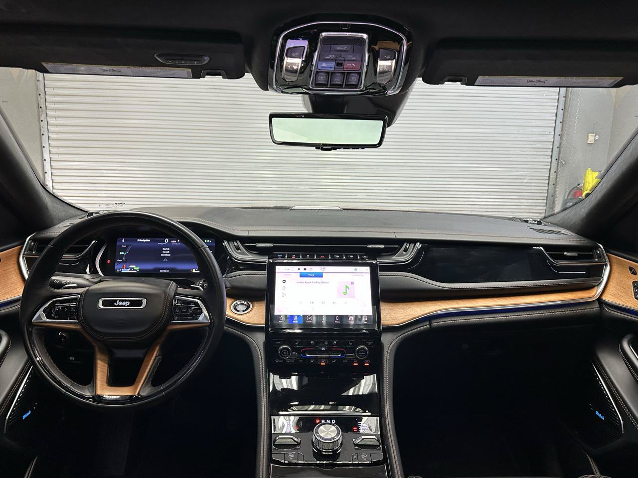Used 2023 Jeep Grand Cherokee Summit AWD/4WD image 20
