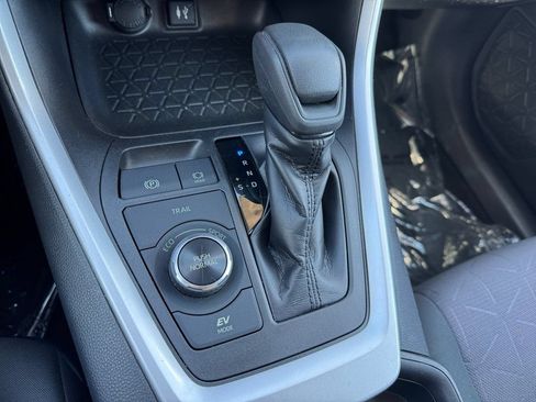 Certified 2019 Toyota RAV4 XLE w/ Convenience Package AWD/4WD image 25