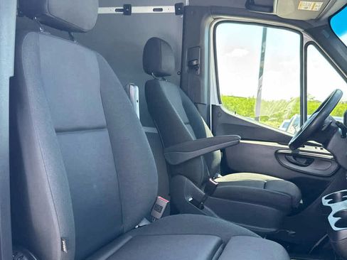 Used 2023 Mercedes-Benz Sprinter 3500 image 28