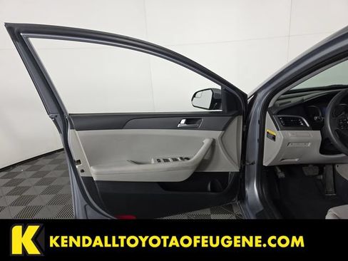 Used 2016 Hyundai Sonata SE FWD image 21
