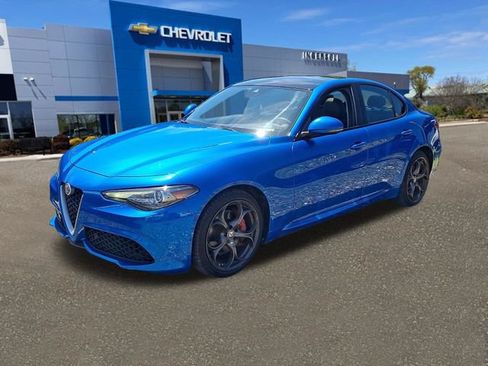 Used 2018 Alfa Romeo Giulia Ti Sport w/ Quick Order Package 22S Sport AWD/4WD image 34