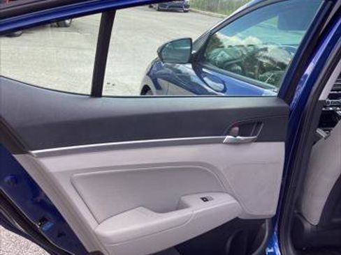 Used 2019 Hyundai Elantra Value Edition FWD image 11