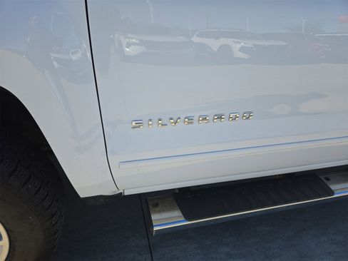 Used 2018 Chevrolet Silverado 1500 LT w/ All Star Edition image 43