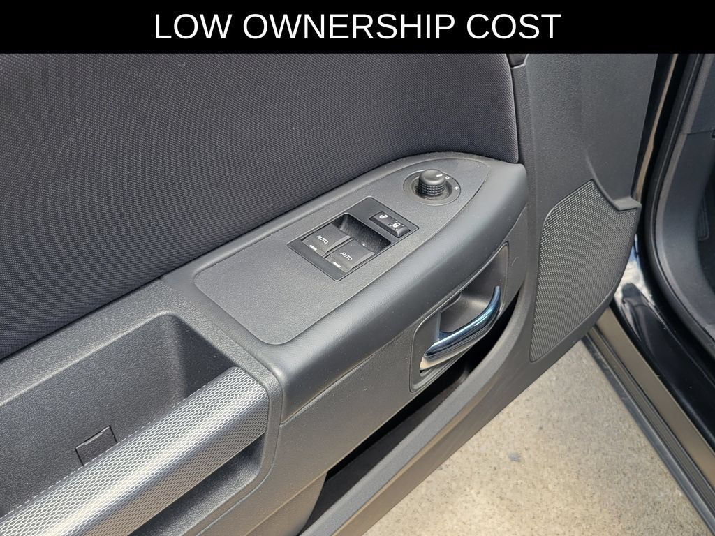 Used 2014 Dodge Challenger R/T RWD image 16