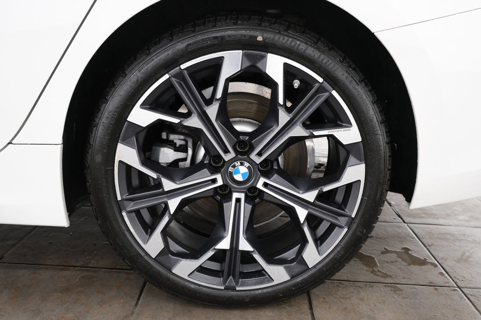 Used 2025 BMW 330i xDrive Sedan w/ Premium Package AWD/4WD image 36