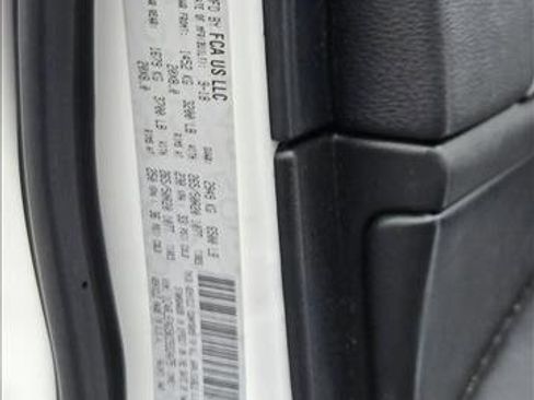 Used 2019 Jeep Grand Cherokee Altitude image 25